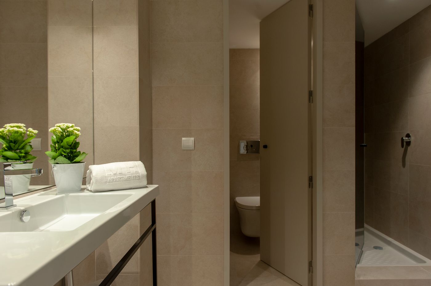 MH-Apartments-Central-Madrid-Room-34