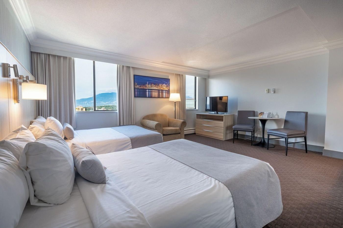 Century-Plaza-Hotel---Spa-Vancouver-Room-31