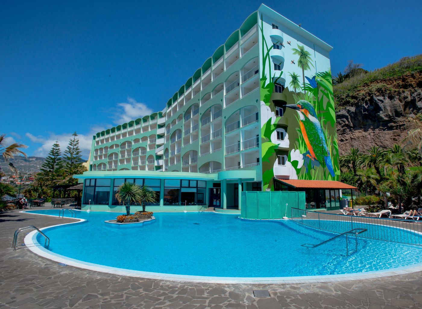 Pestana-Ocean-Bay-All-Inclusive-Resort-Pool-1