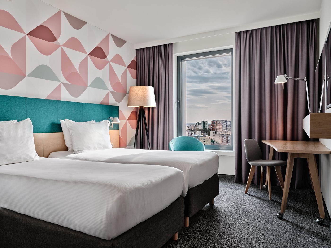 Holiday-Inn-Warsaw-City-Centre-Room-32