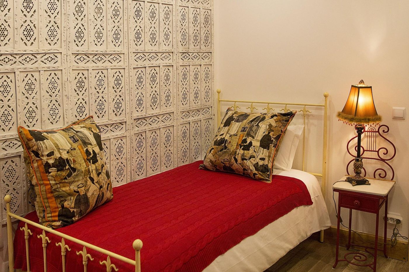 Ninho-Saloio-Room-29