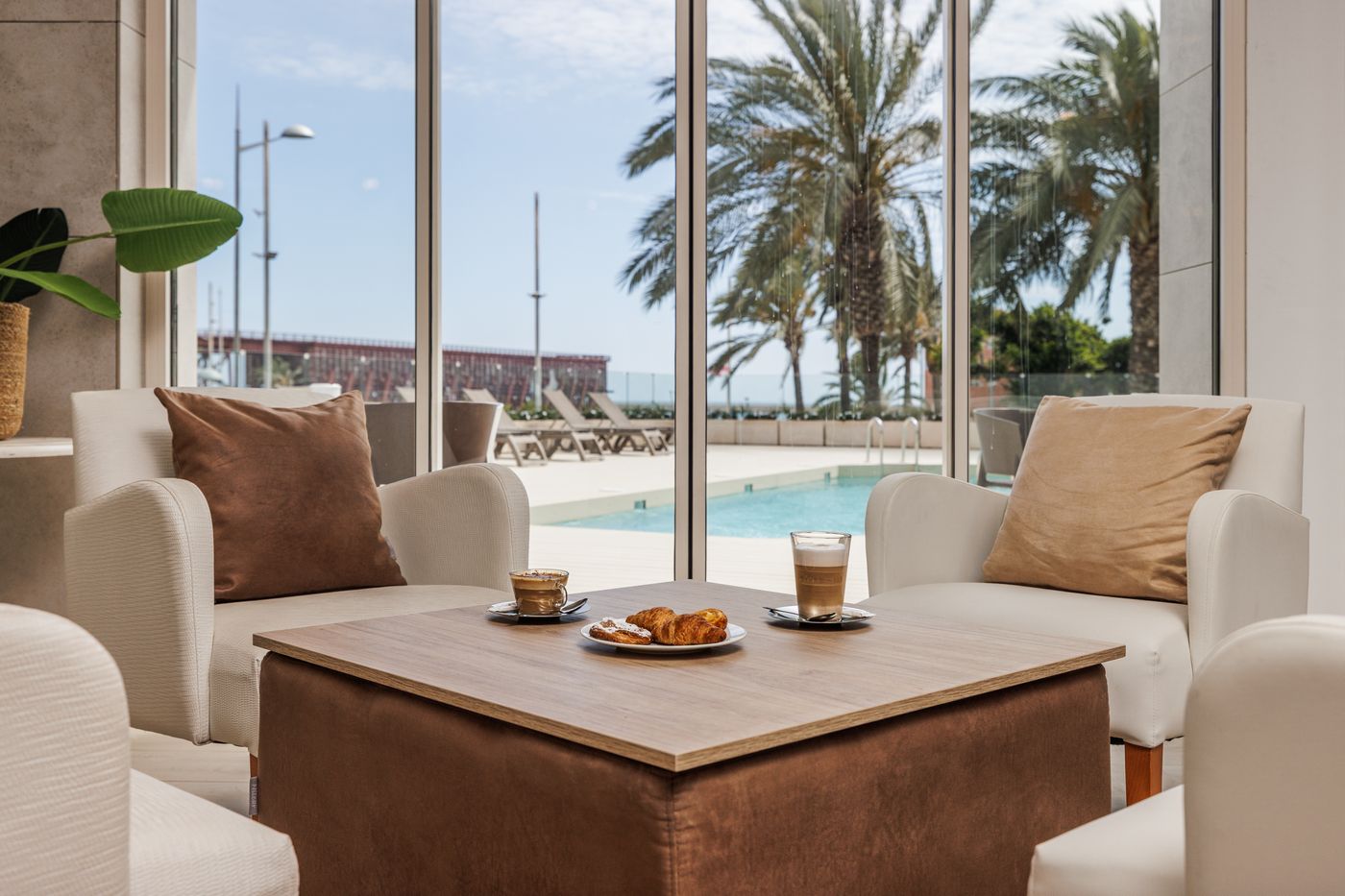 Ohtels-Gran-Hotel-Almeria-Bar-31