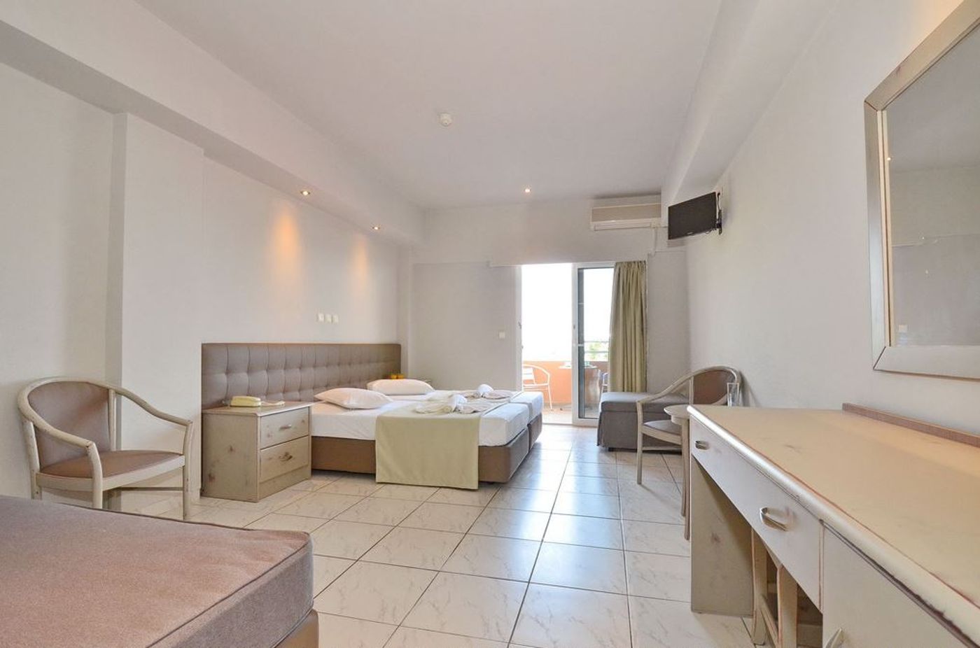 Sousouras Hotel and Bungalows