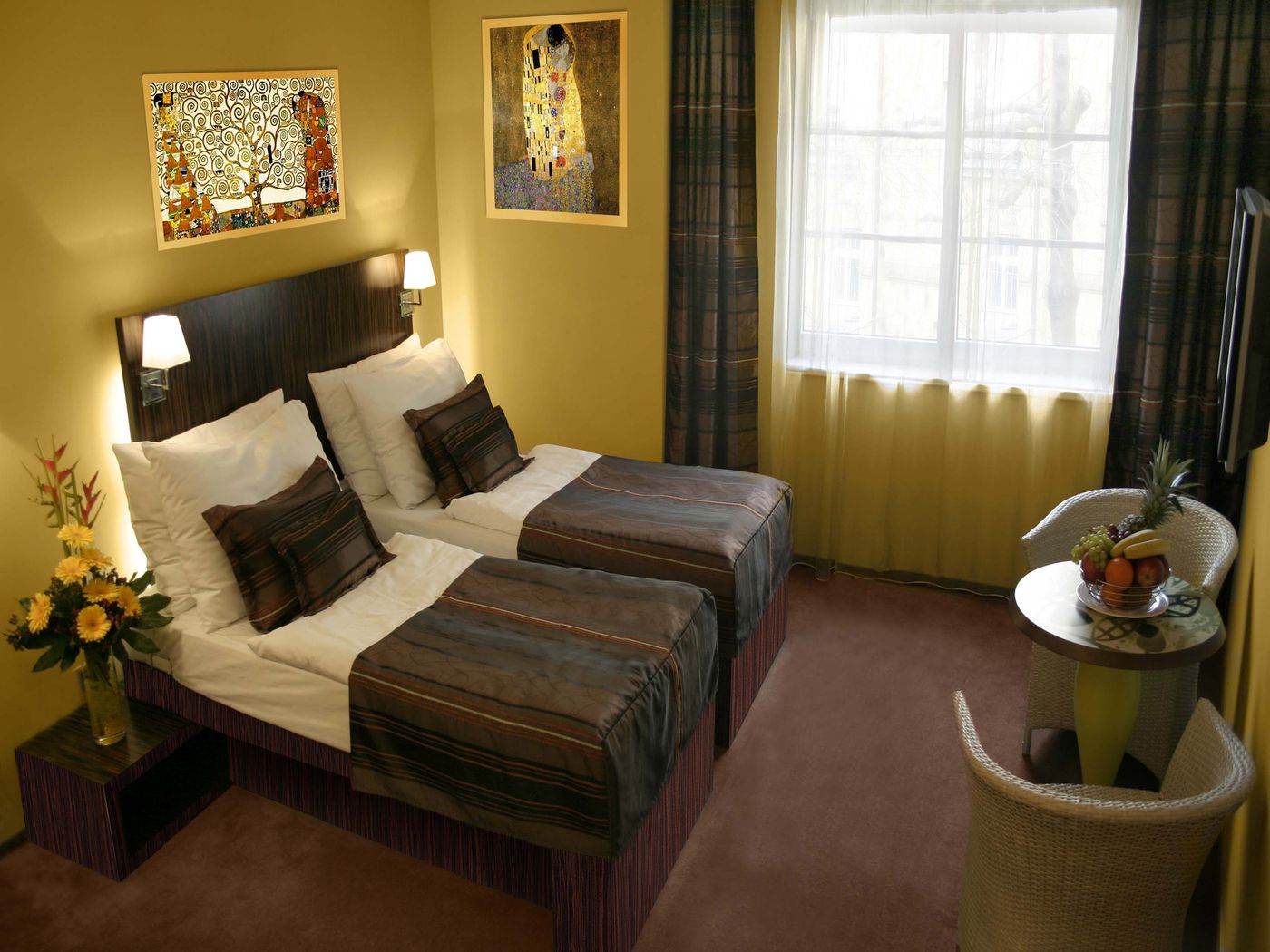 EA-Hotel-Crystal-Palace-Room-16