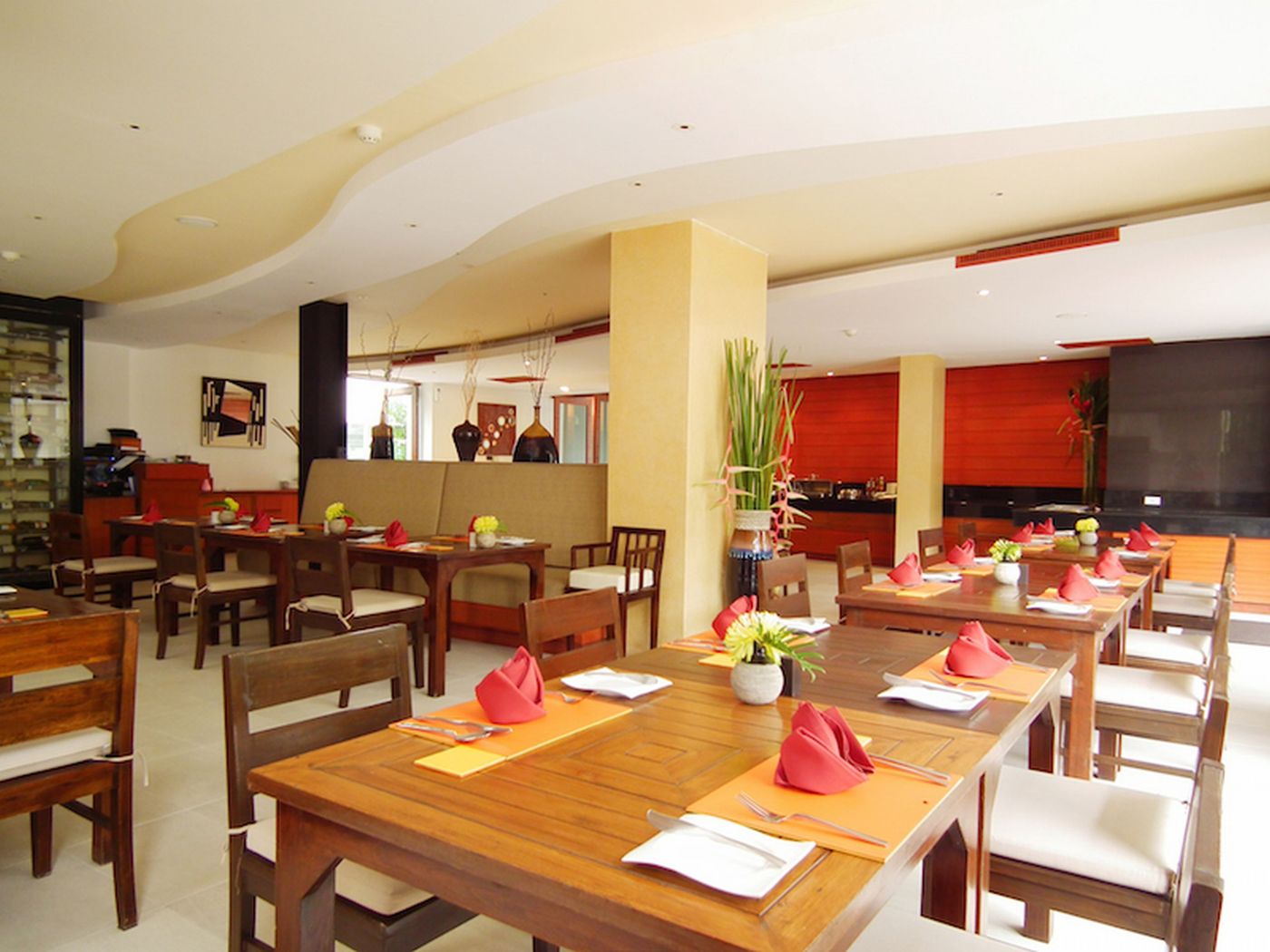 La-Flora-Resort-and-Spa-Patong-Restaurant-49