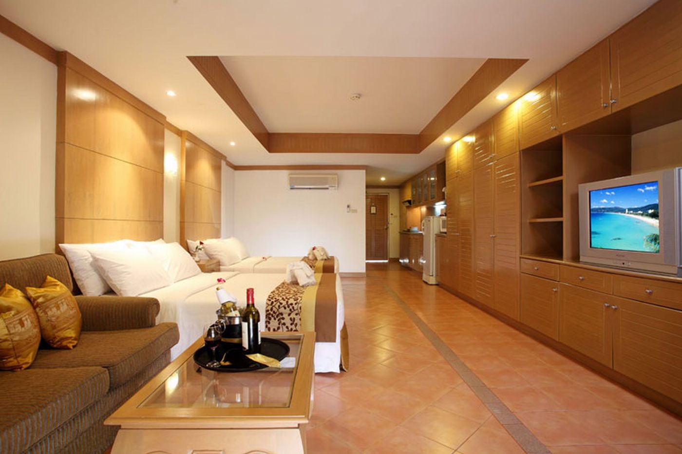 Horizon-Patong-Beach-Resort---Spa-Room-16