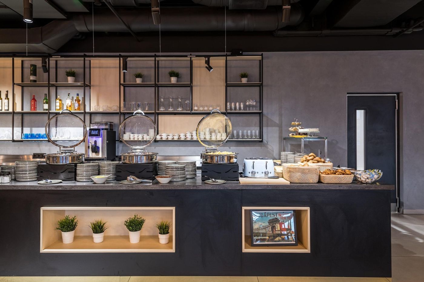 B-B-Hotel-Budapest-City-Restaurant-9