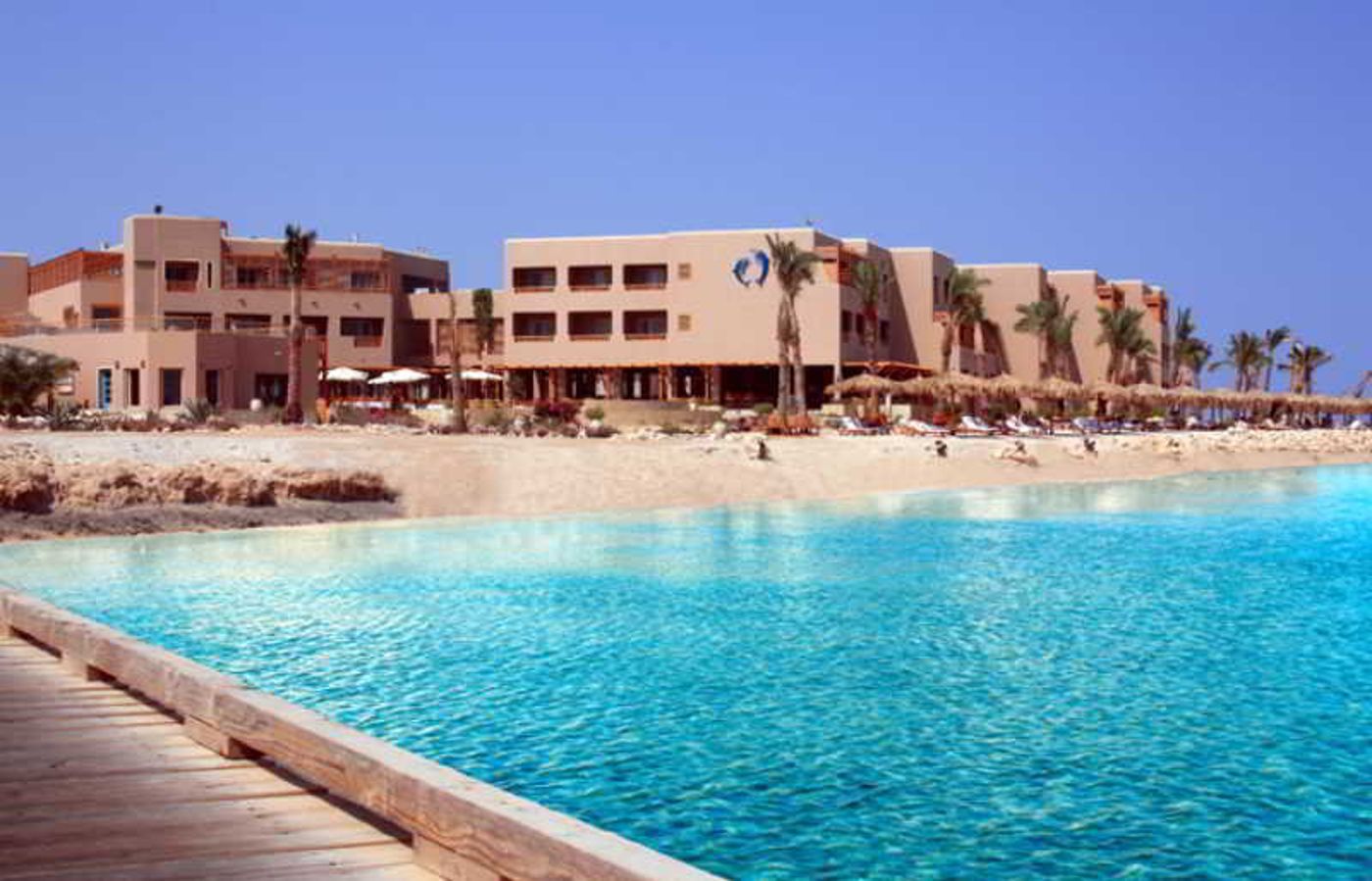 The-Breakers-Diving---Surfing-Lodge-Beach-10