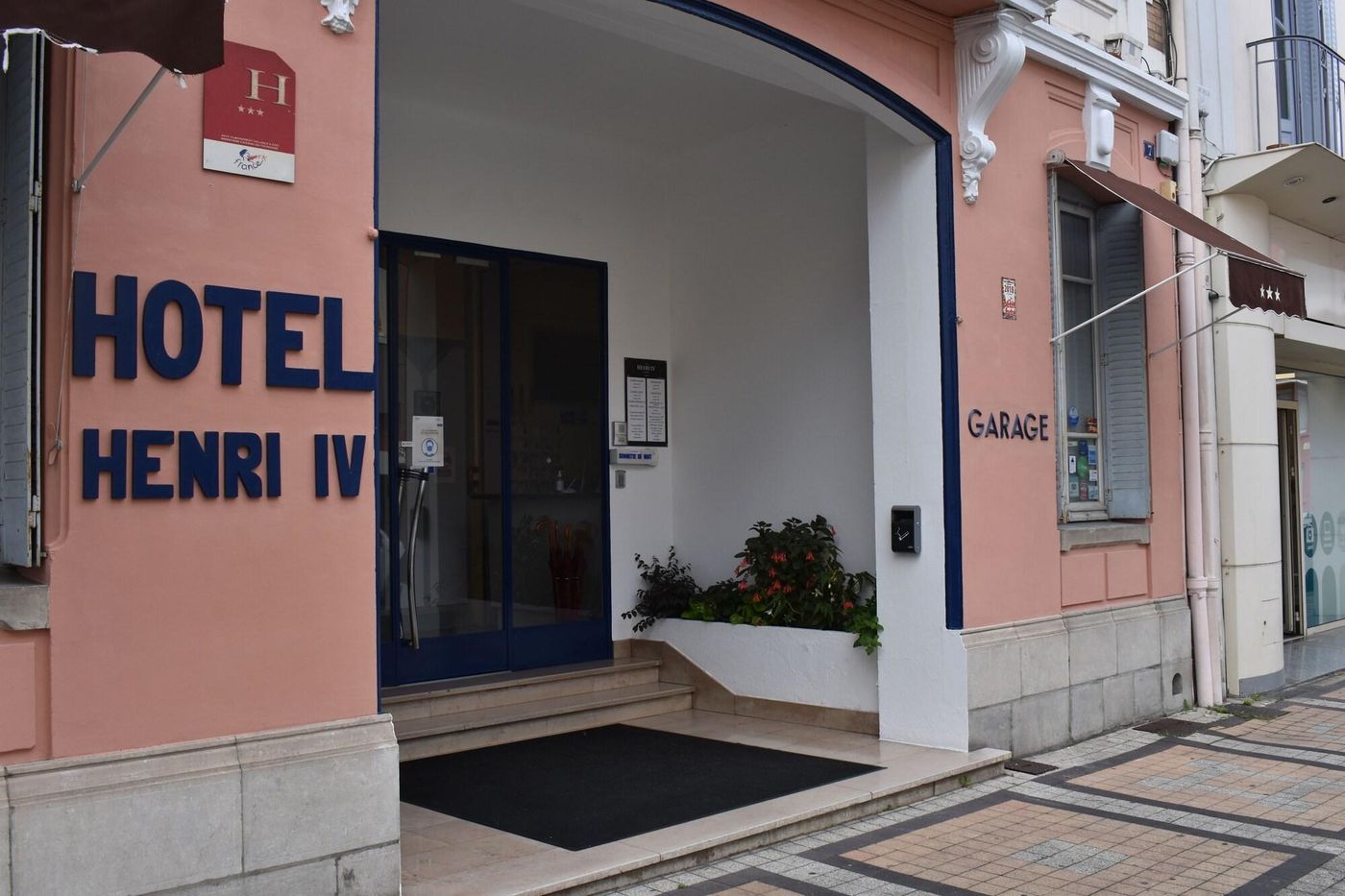 Hotel Henri Iv-France-TARBES-General view-3