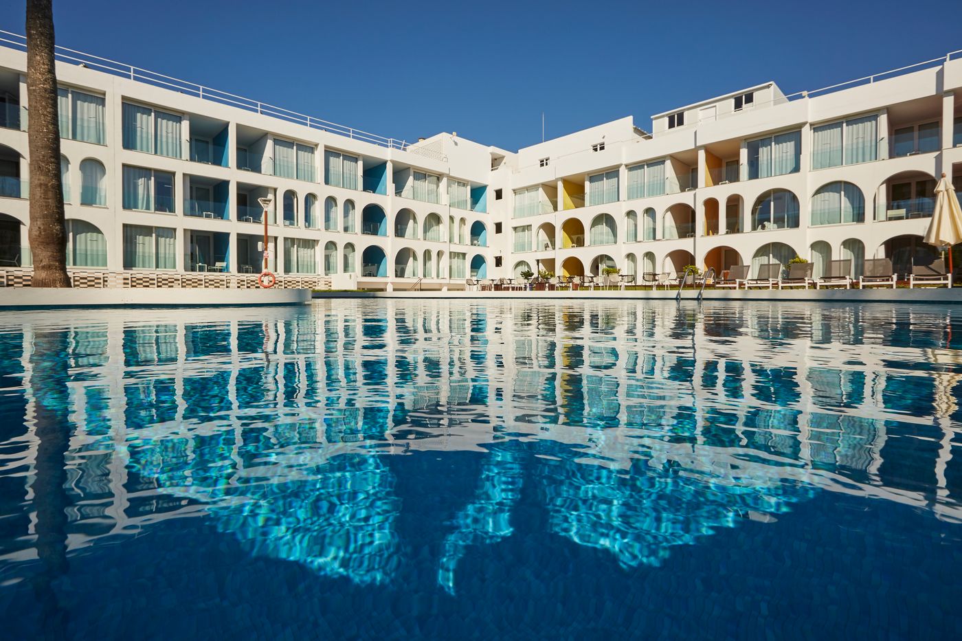 Ebano-Hotel-Apartments-Pool-1