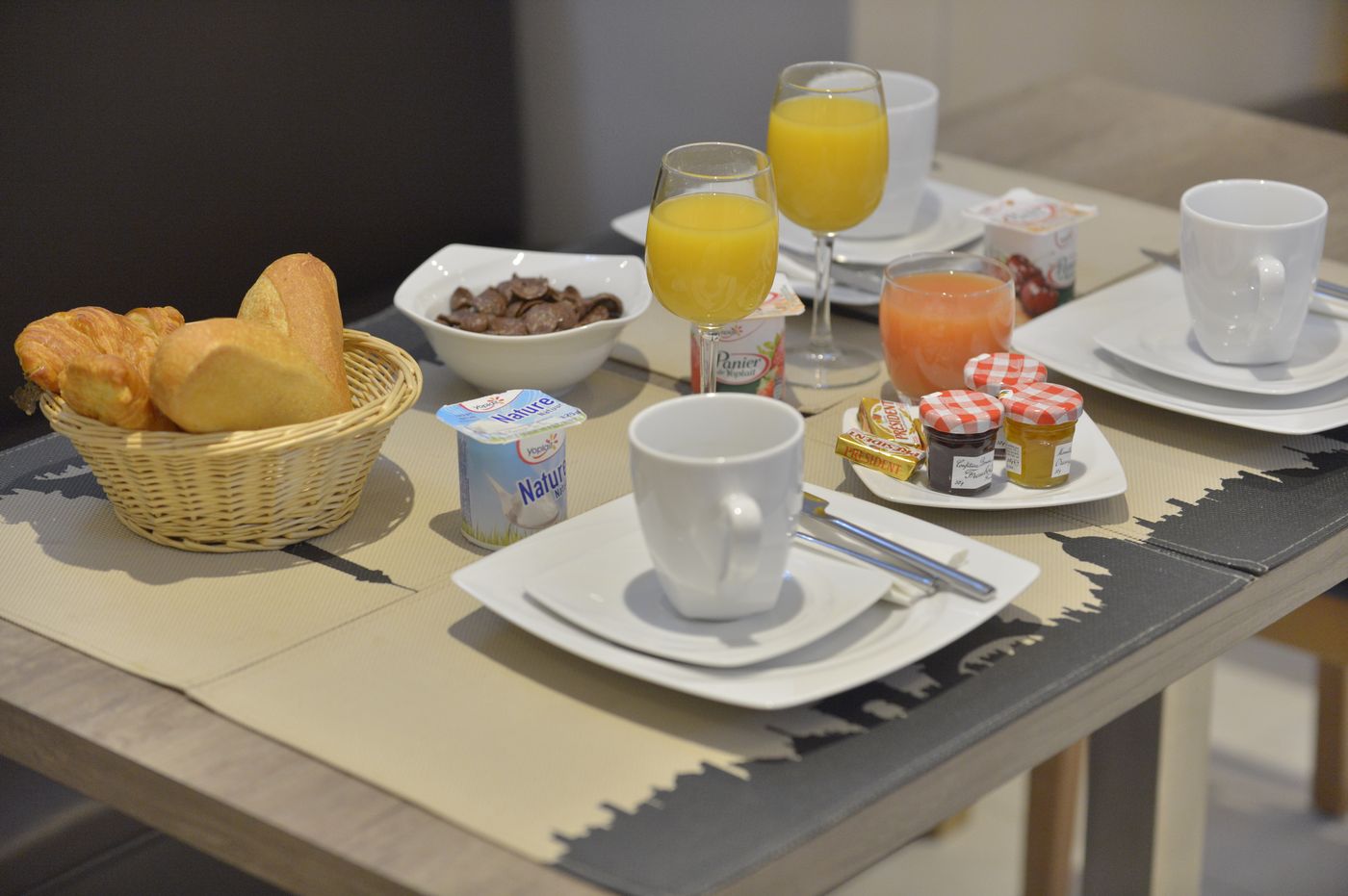 Hotel-Du-Chemin-Vert-Restaurant-26