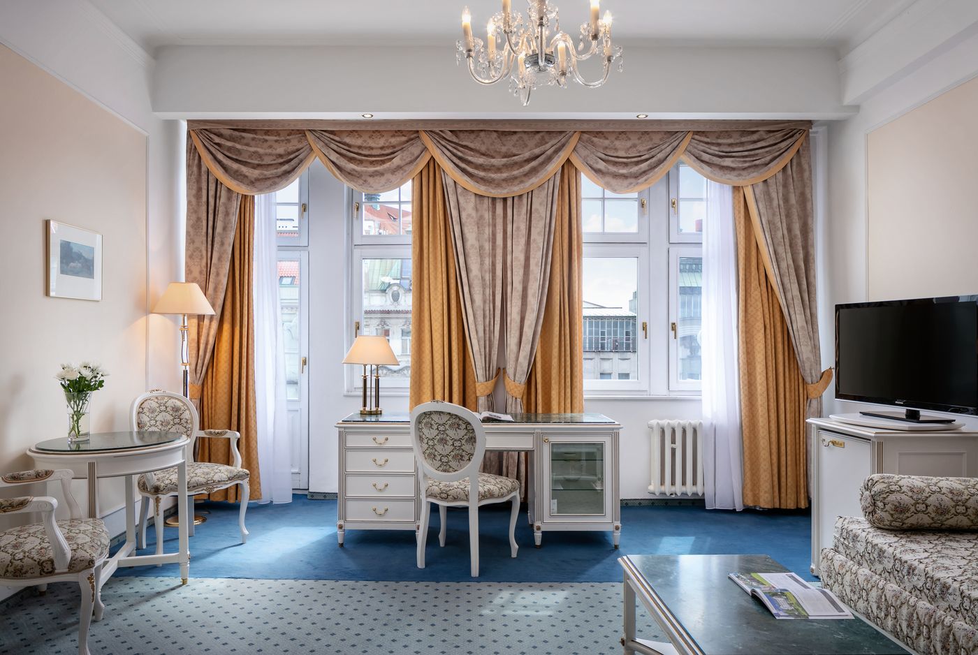 Ambassador-Zlat-----Husa-Room-7