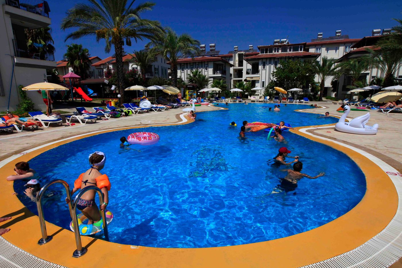 Sunlight-Garden-Pool-2