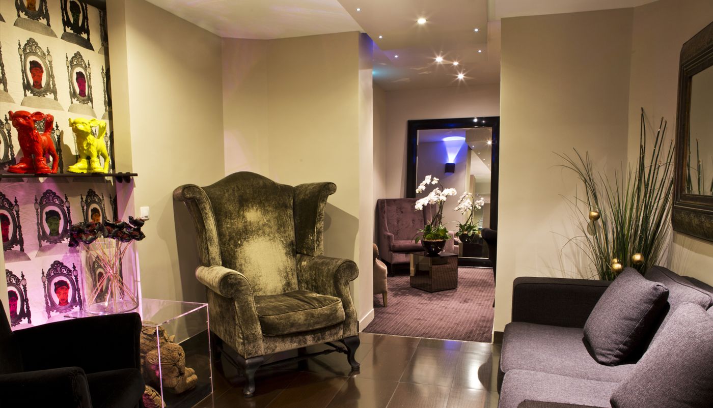 Opera-Frochot-Lobby-10