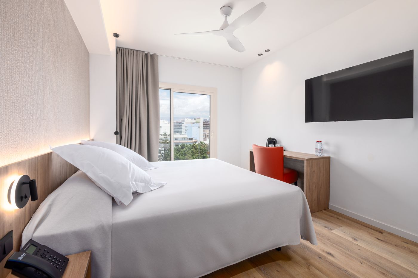 Ohtels-Gran-Hotel-Almeria-Room-12