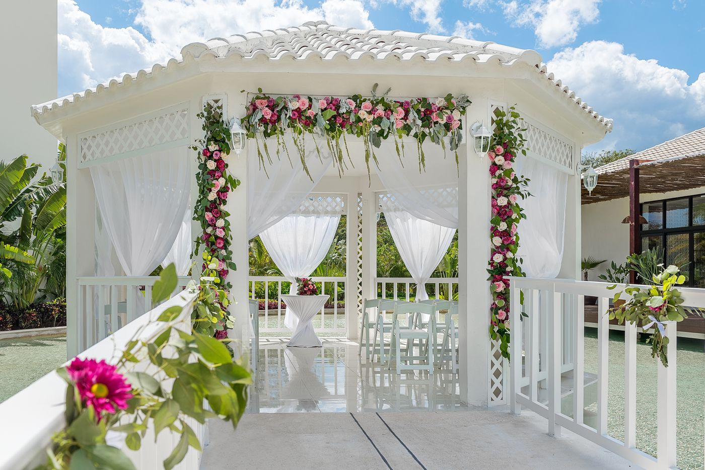 Ocean-Riviera-Paradise-El-Beso---Adults-Only-Terrace-90