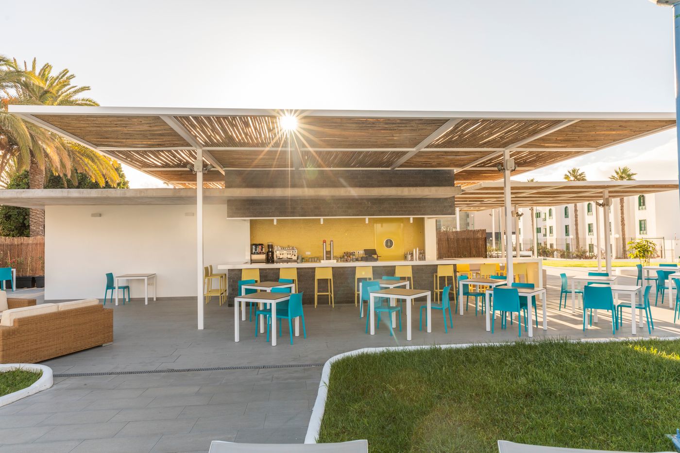 Oasis-Lanz-Beach-Mate-Bar-20