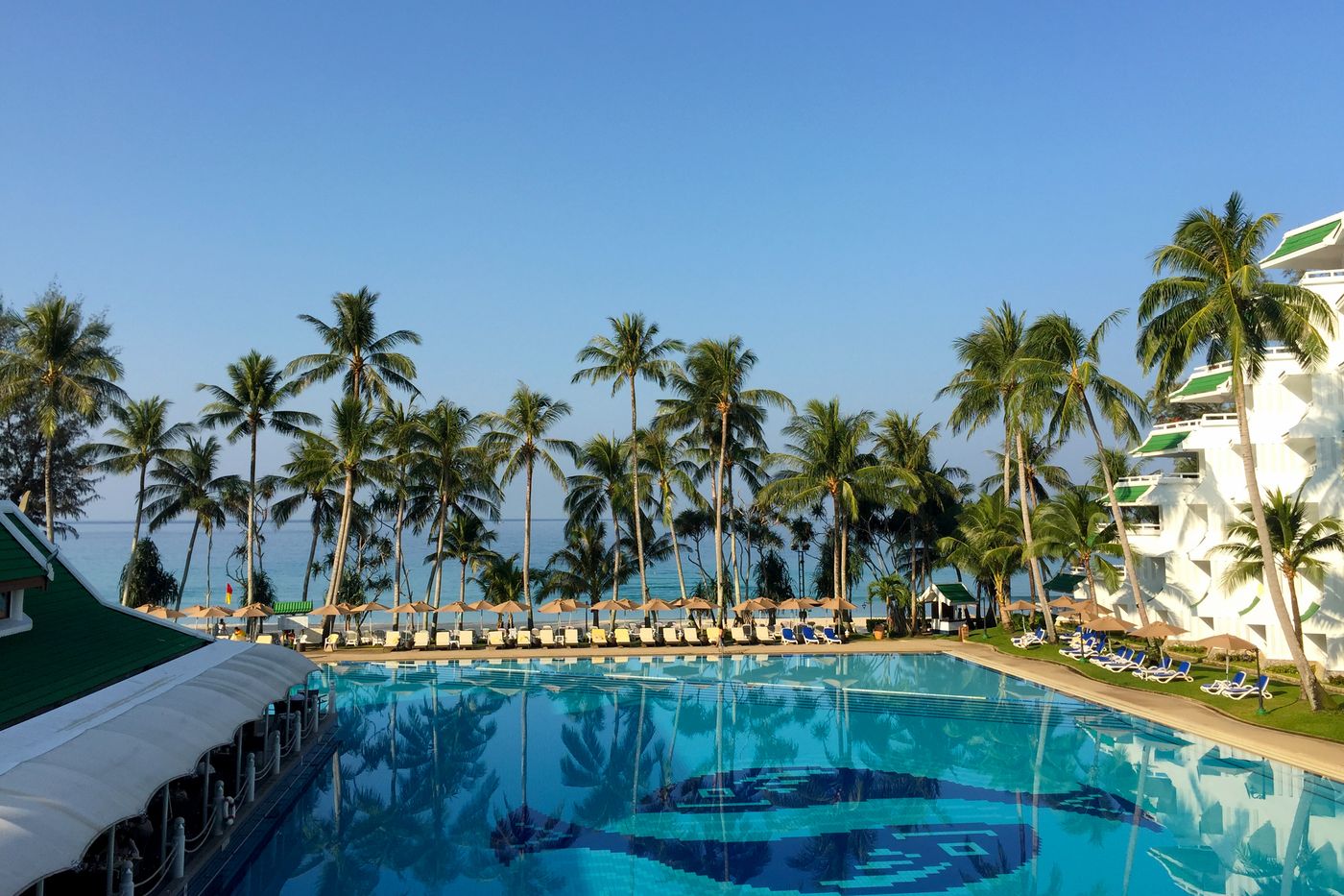 Le-Meridien-Phuket-Beach-Resort-Terrace-10