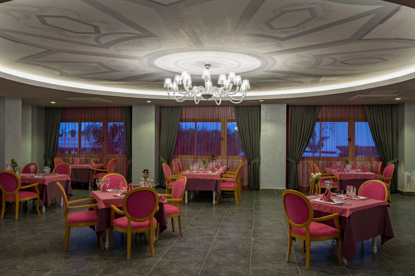 Royal-Taj-Mahal-Restaurant-47