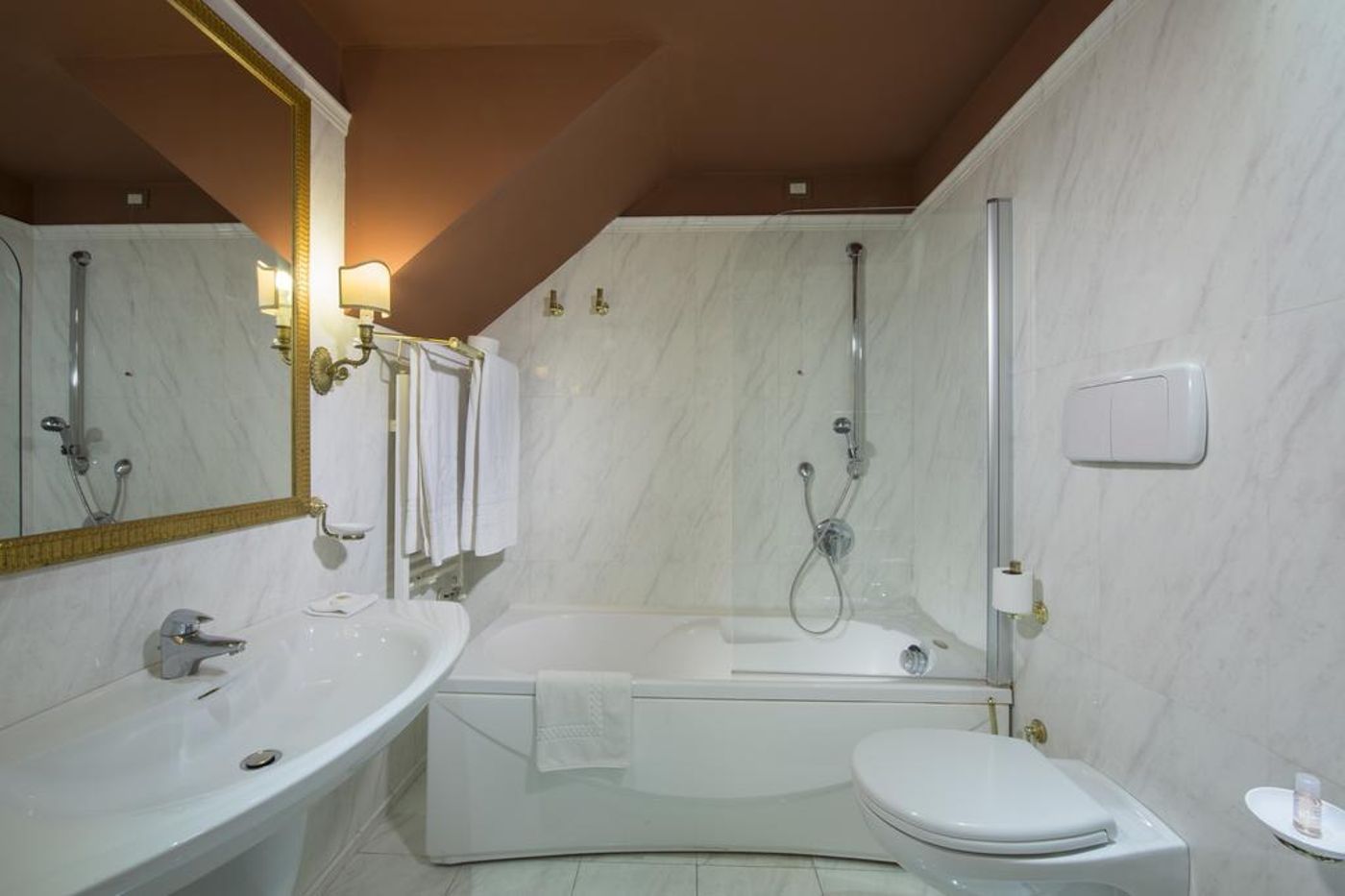 Il-Piccolo-Castello-General-view-12