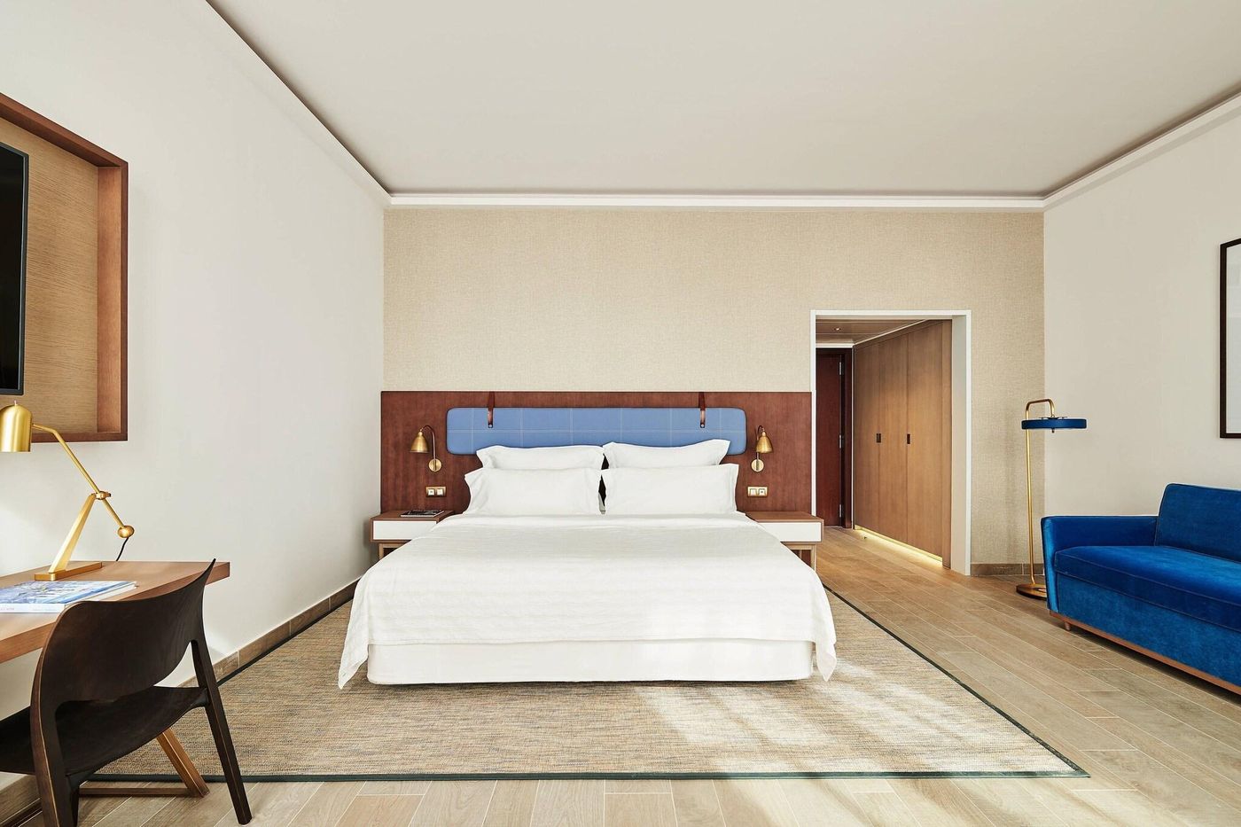 Le-Meridien-Ra-Beach-Hotel---Spa-Room-35