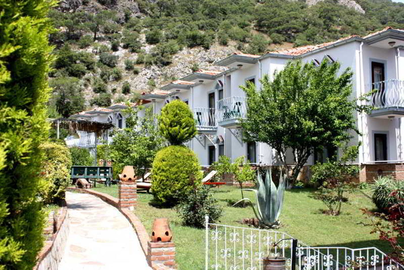 Majestic-Hotel-General-view-12