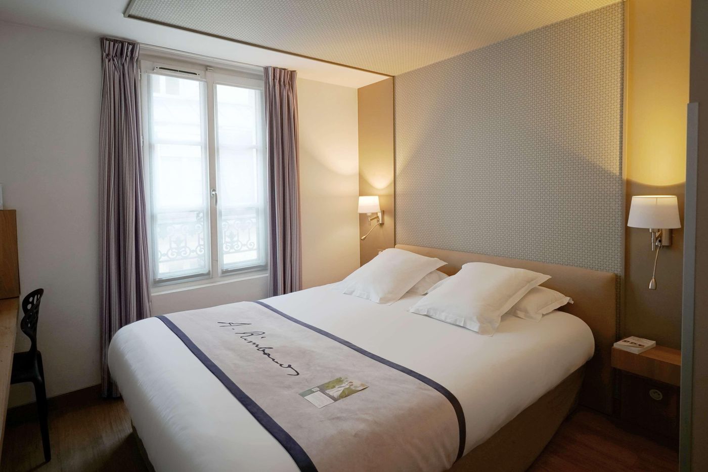 Hotel-Litteraire-Arthur-Rimbaud--BW-Signature-Coll-Room-32