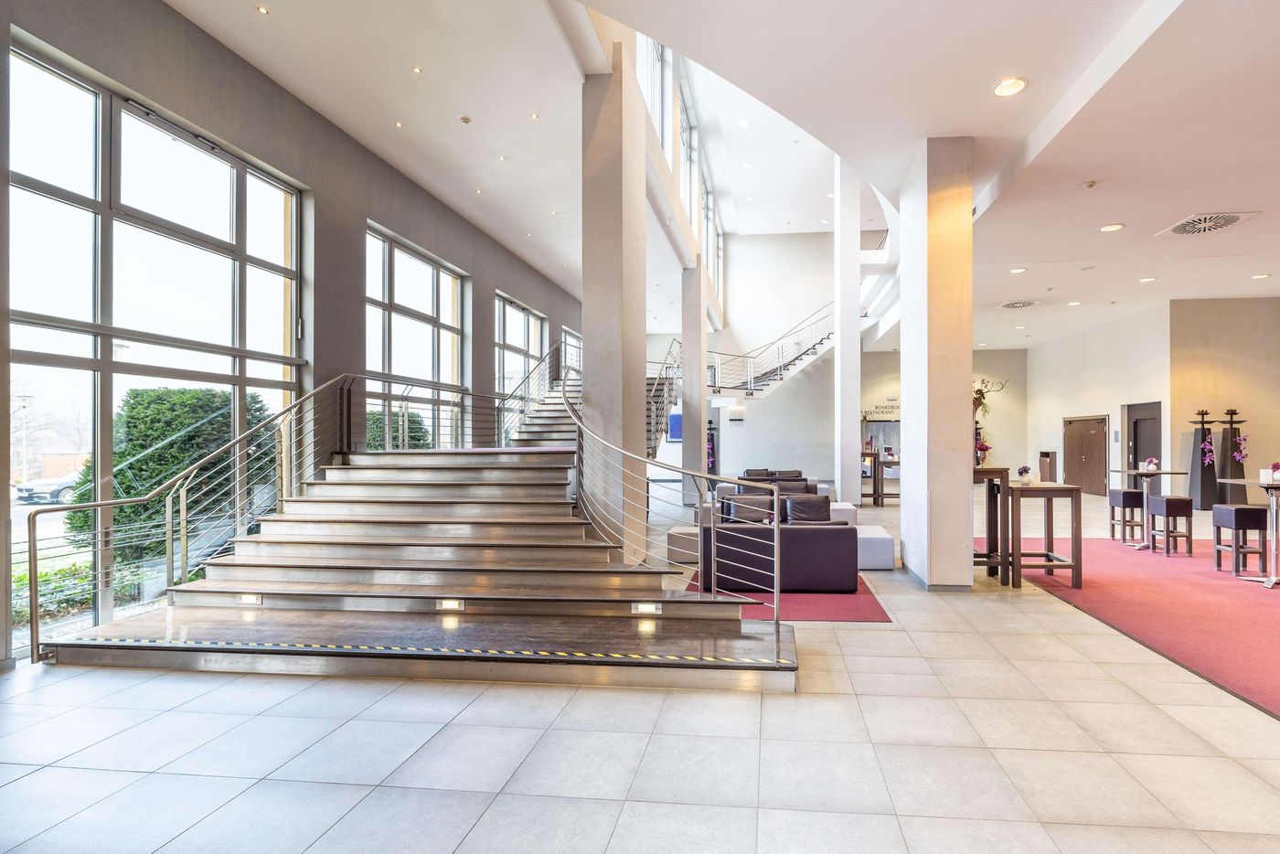 Van-Der-Valk-Hotel-Berliner-Ring-Lobby-17