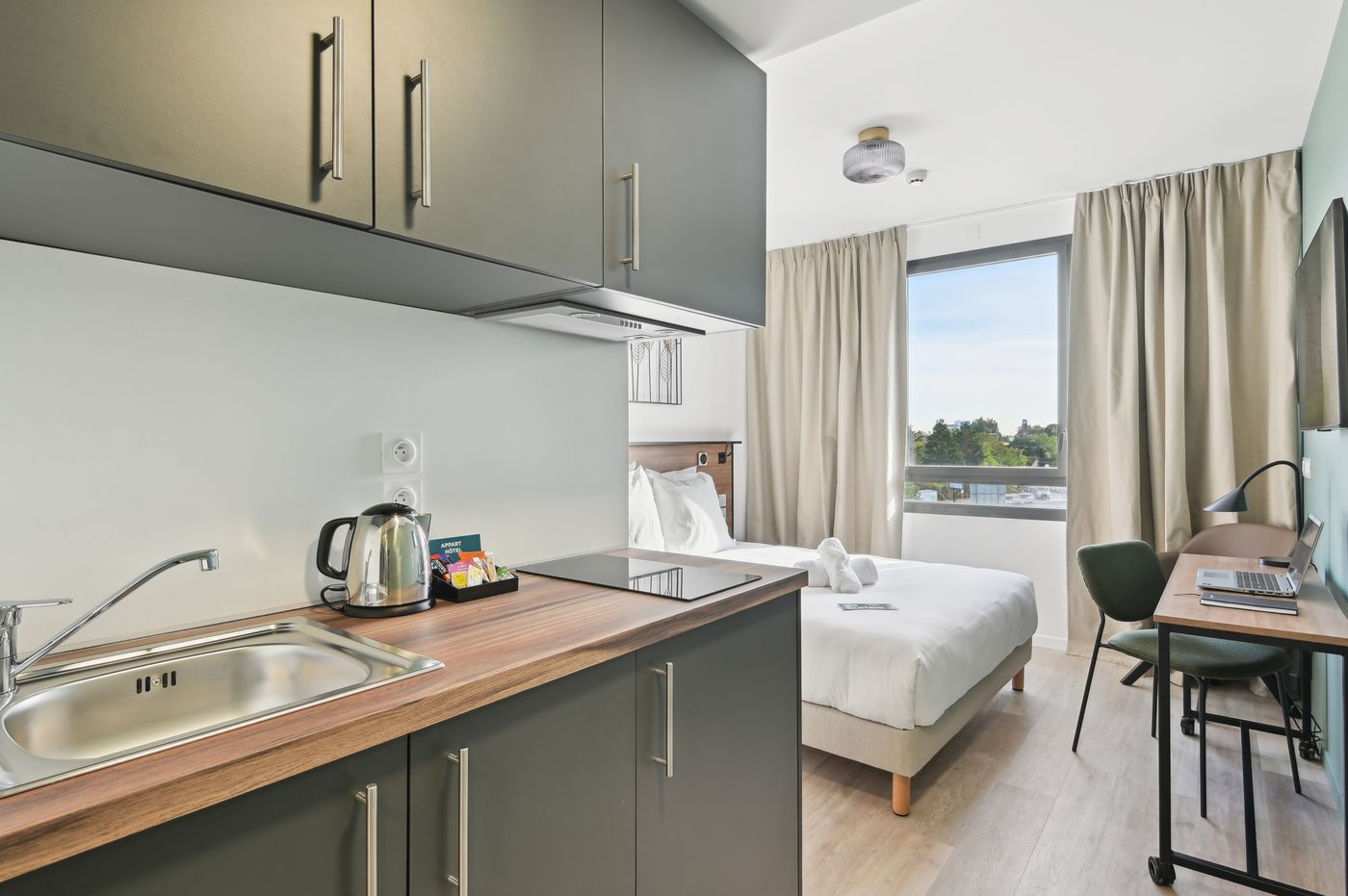 All-Suites-Appart-Hotel-Paris-Ouest-Colombes-Room-17