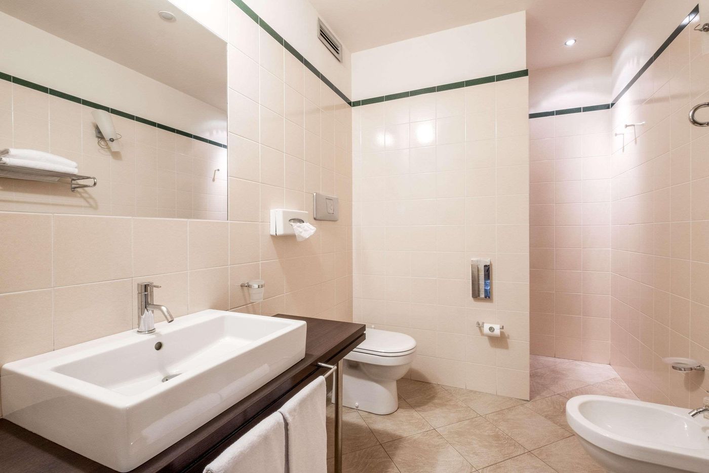 Hotel Griso Collection-Italy-MALGRATE-Room-6