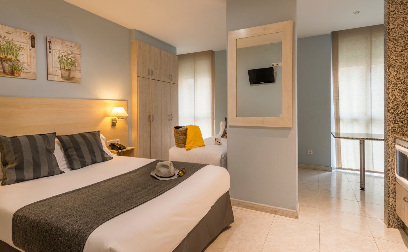 Alexandra-Aparthotel-Room-12