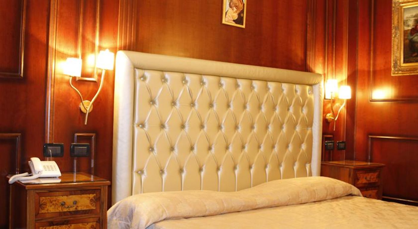 Boutique-Hotel-Trevi-Room-10