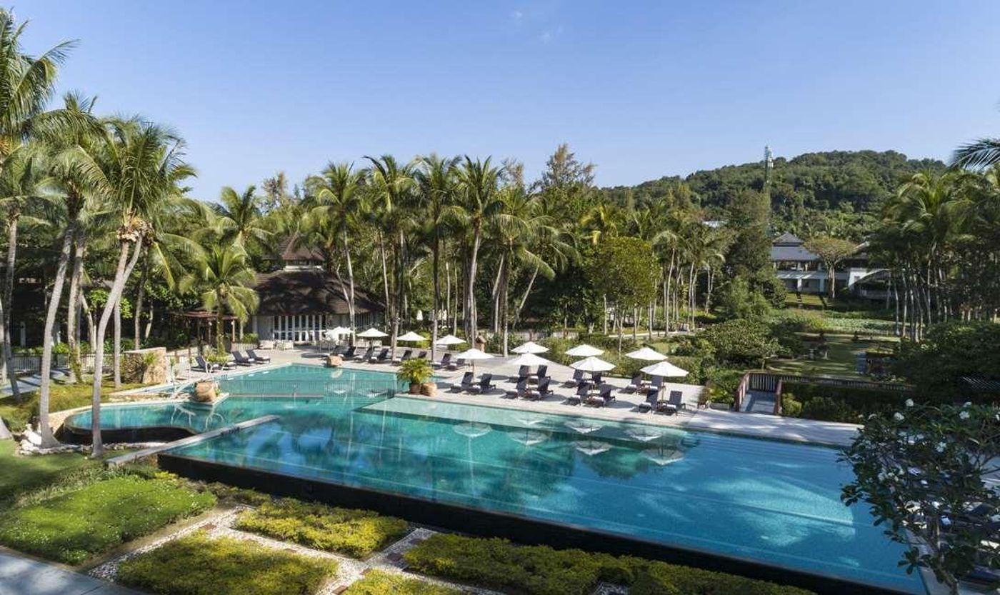 Dusit-Thani-Krabi-Beach-Resort-Pool-6