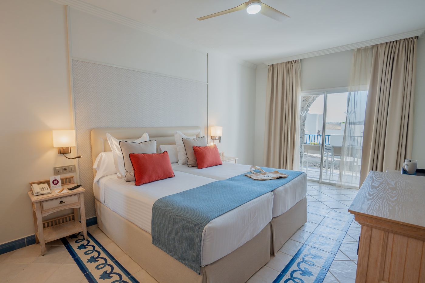 Hotel-LIVVO-Volc--n-Lanzarote-Room-28