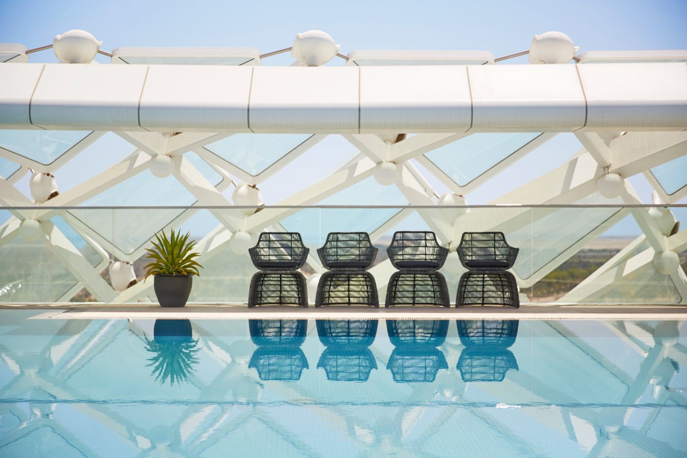 W-Abu-Dhabi---Yas-Island-Pool-87