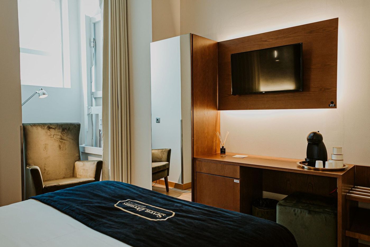 Seven-Dreams-Suites-Room-18