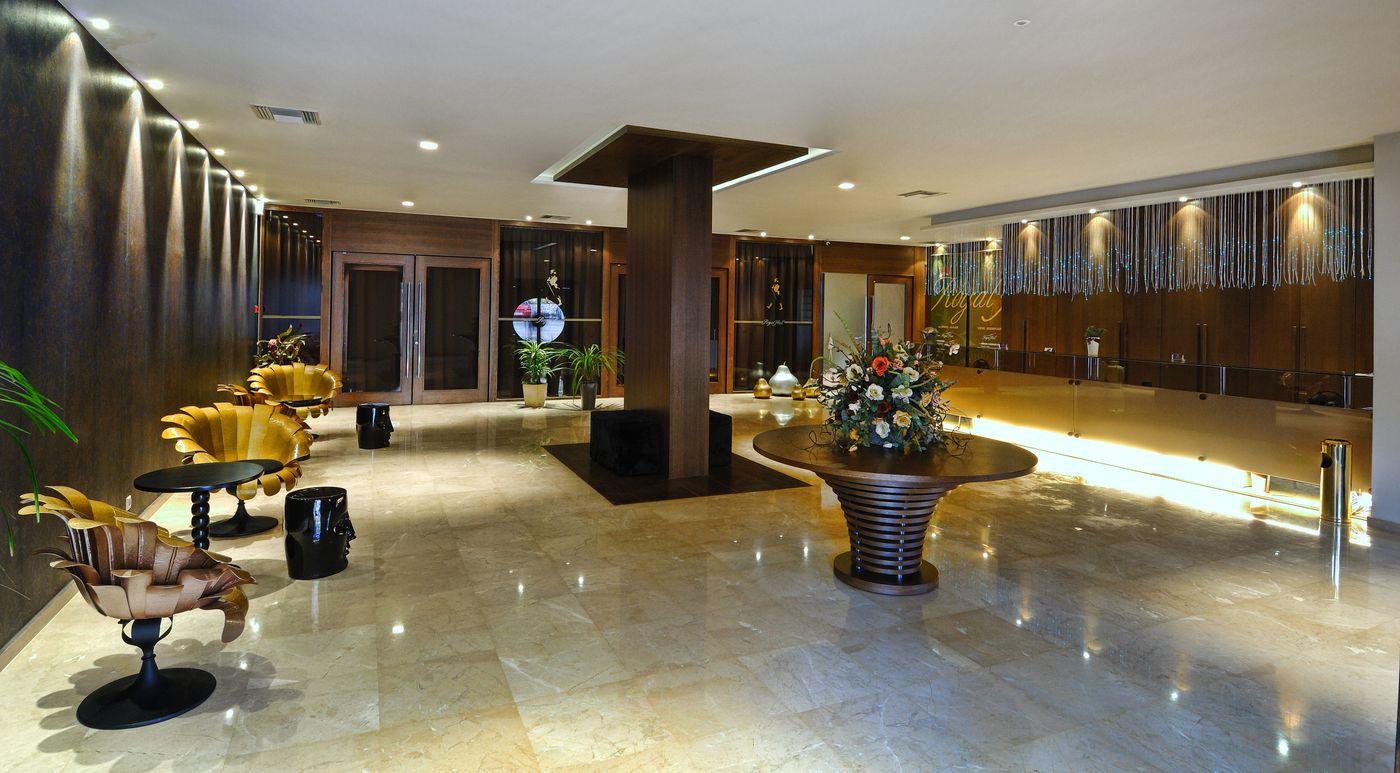 Royal-Heights-Resort-Lobby-41