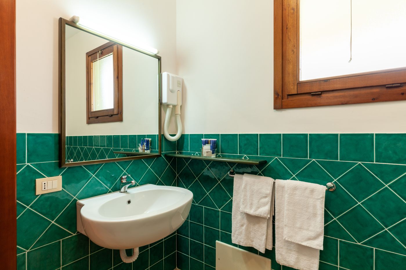 iH-Hotels-Villasimius-Le-Zagare-Resort-Room-48