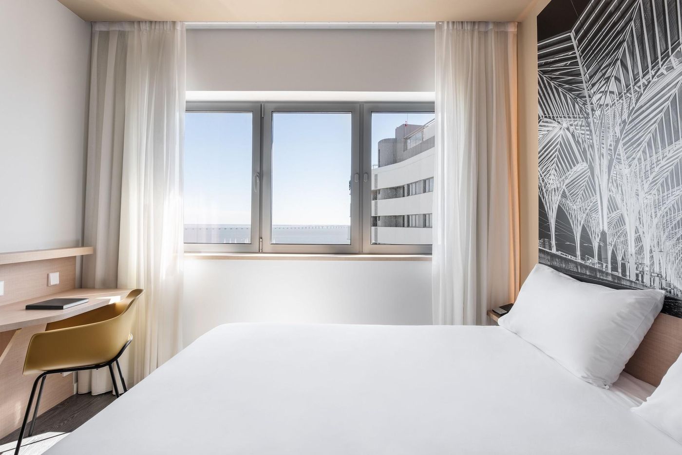 Ikonik-Lisboa-Room-8