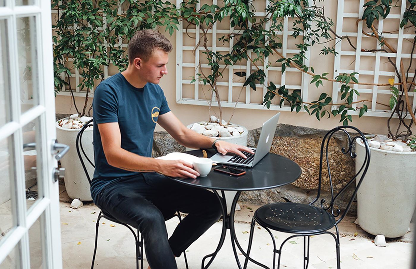 More-Quarters-Neighbourhood-Hotel-Terrace-19