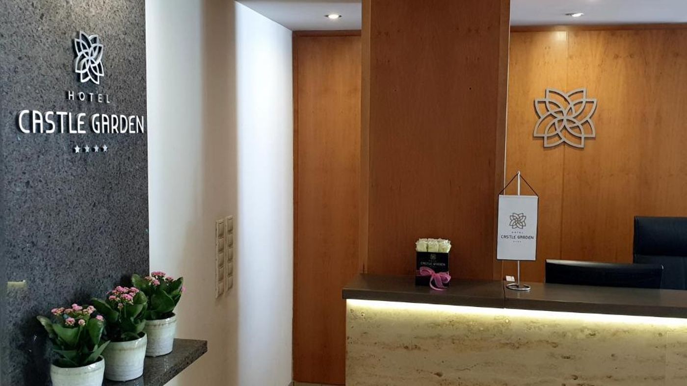 Hotel-Castle-Garden-Lobby-9