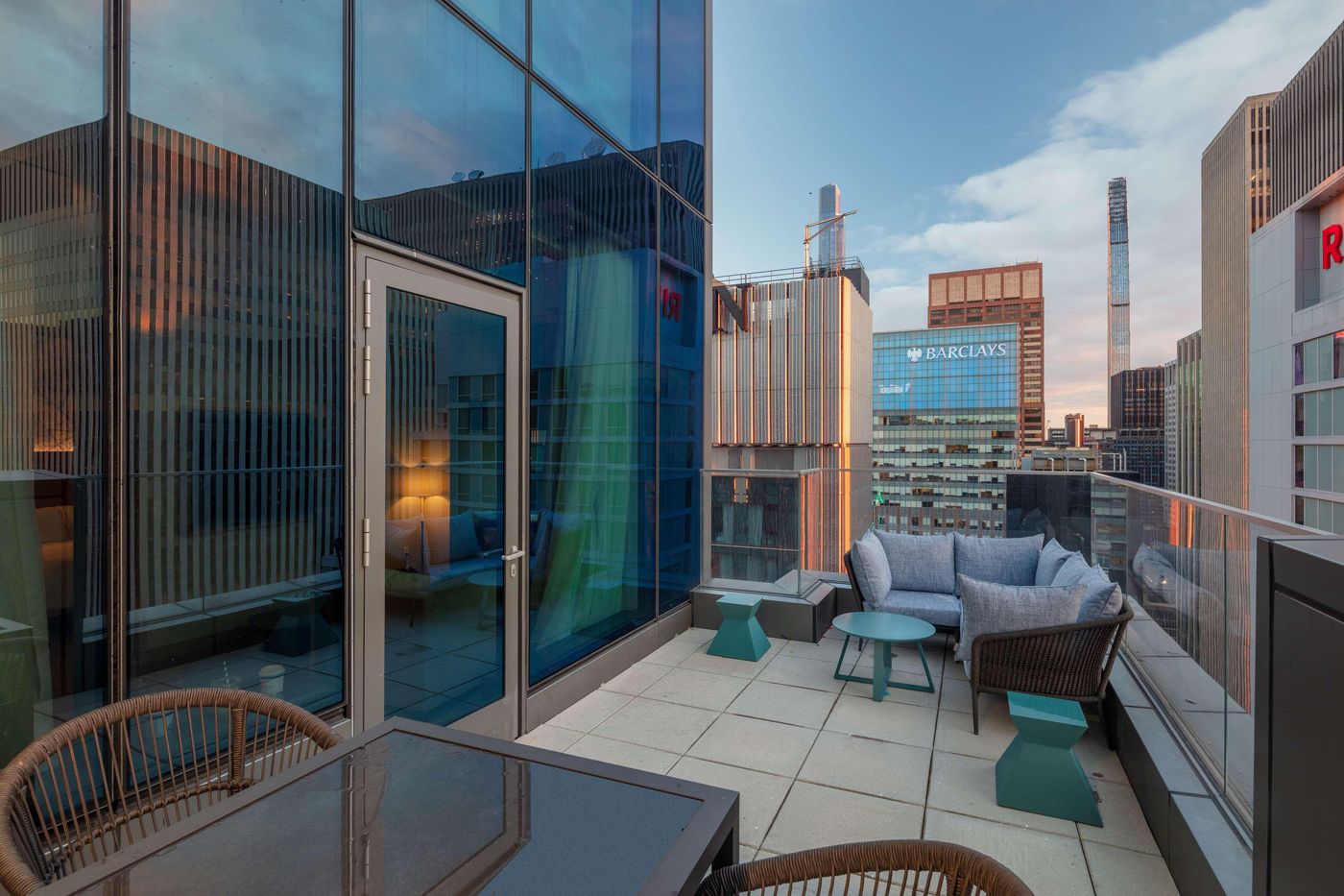 Tempo-by-Hilton-New-York-Times-Square-Room-60