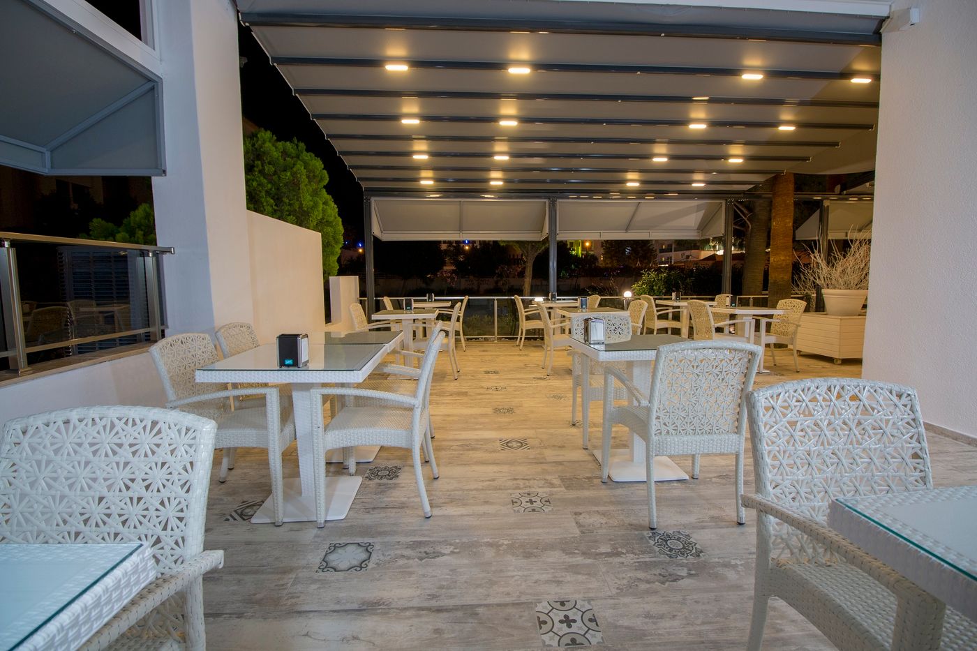 Munamar-Beach-Residence-Restaurant-20