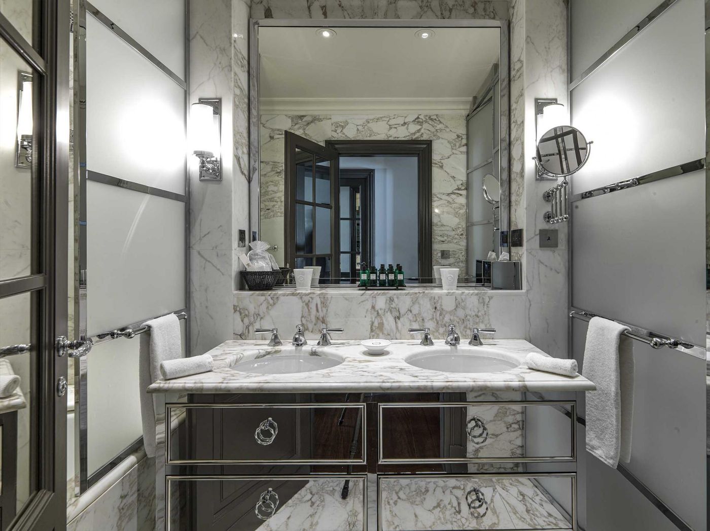 Marquis-Faubourg-Saint-Honore-Room-21