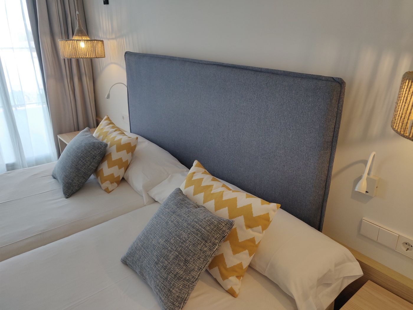 Cabogata-Garden-Room-38