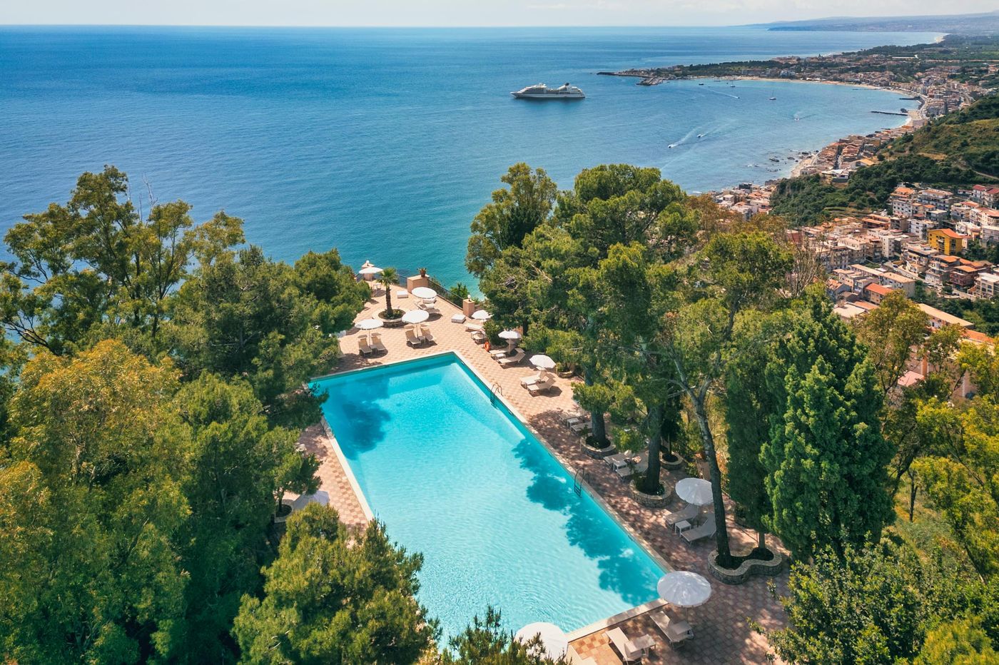 Excelsior-Palace-Pool-3