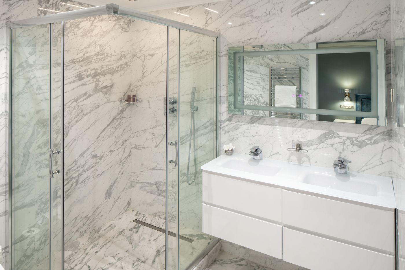 Juliana-Cannes-Room-34