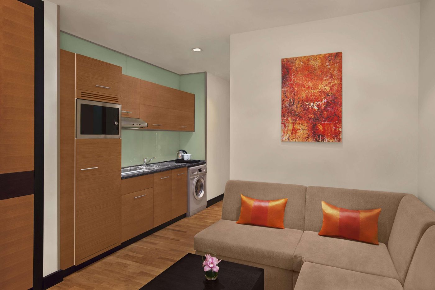 DoubleTree-by-Hilton-Hotel---Residences-Dubai-Room-17