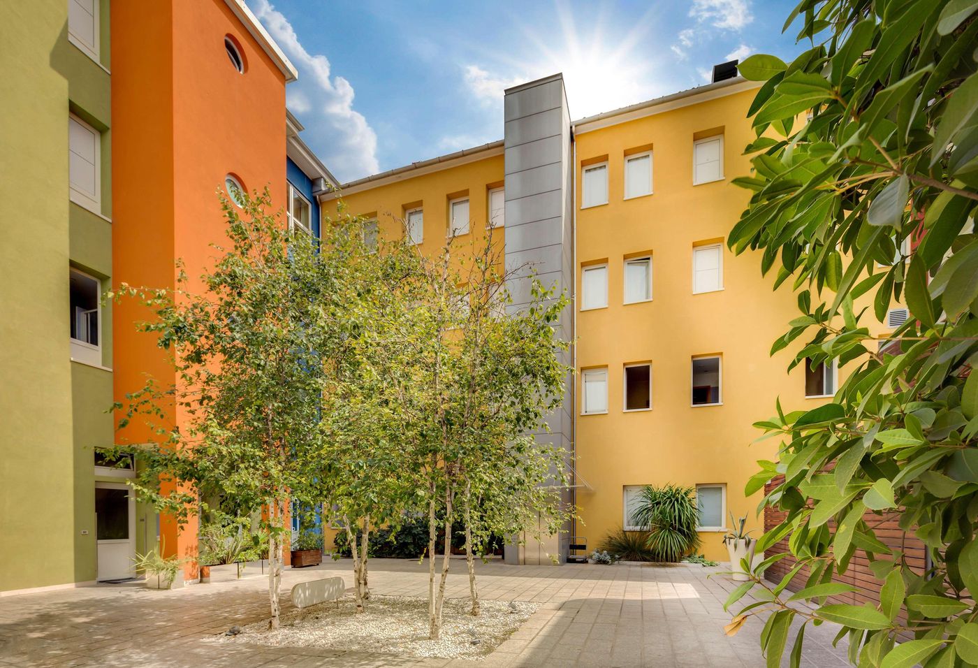 Best-Western-Plus-Hotel-Bologna-General-view-12