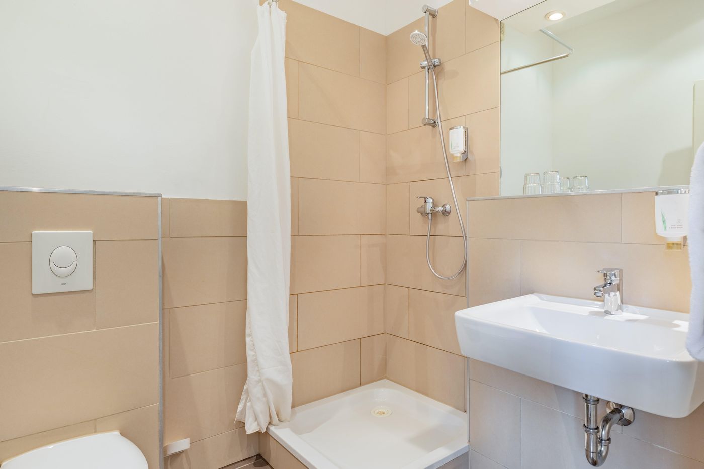 Hotel-City-B-Room-64